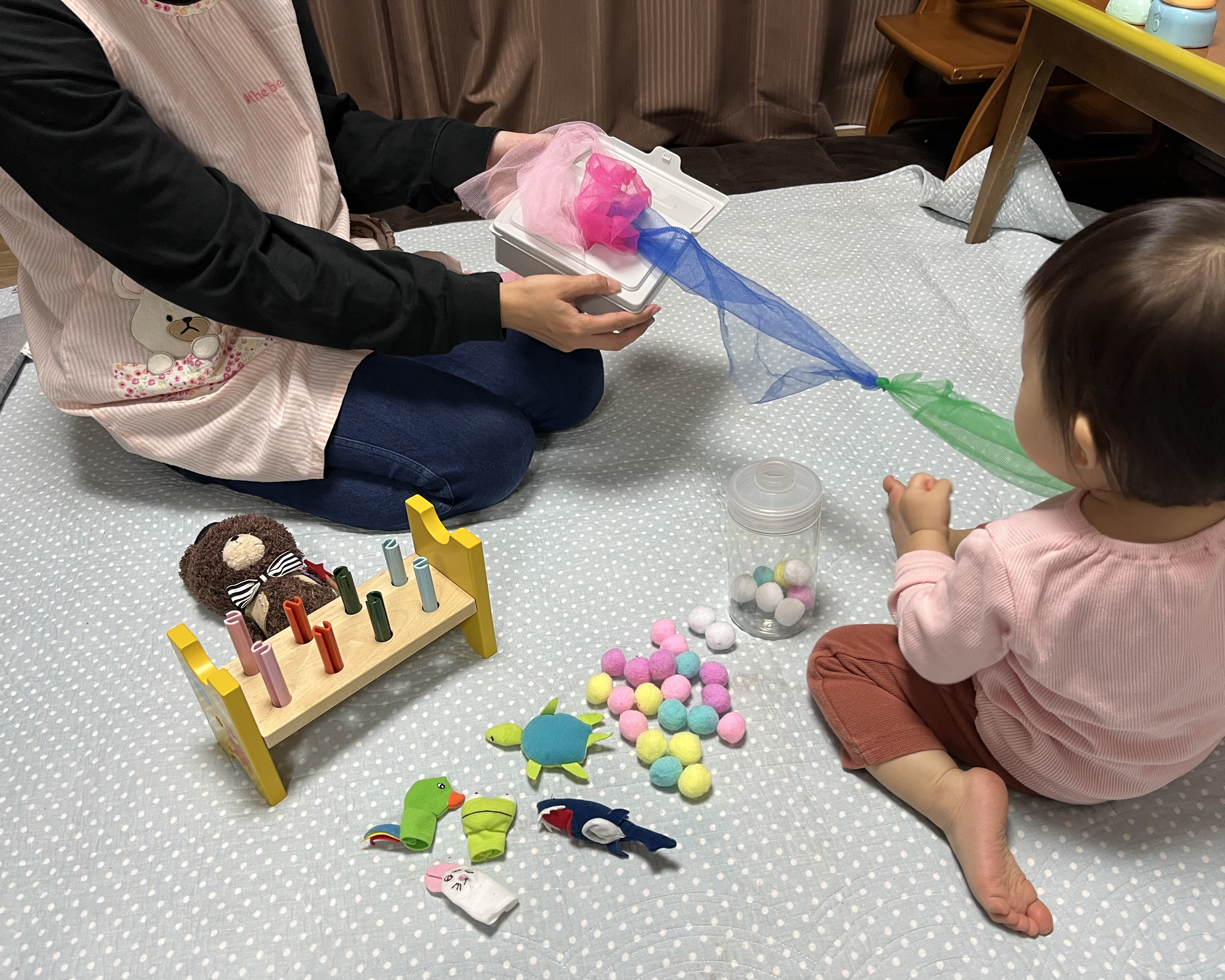 ベビーシッターとの遊び