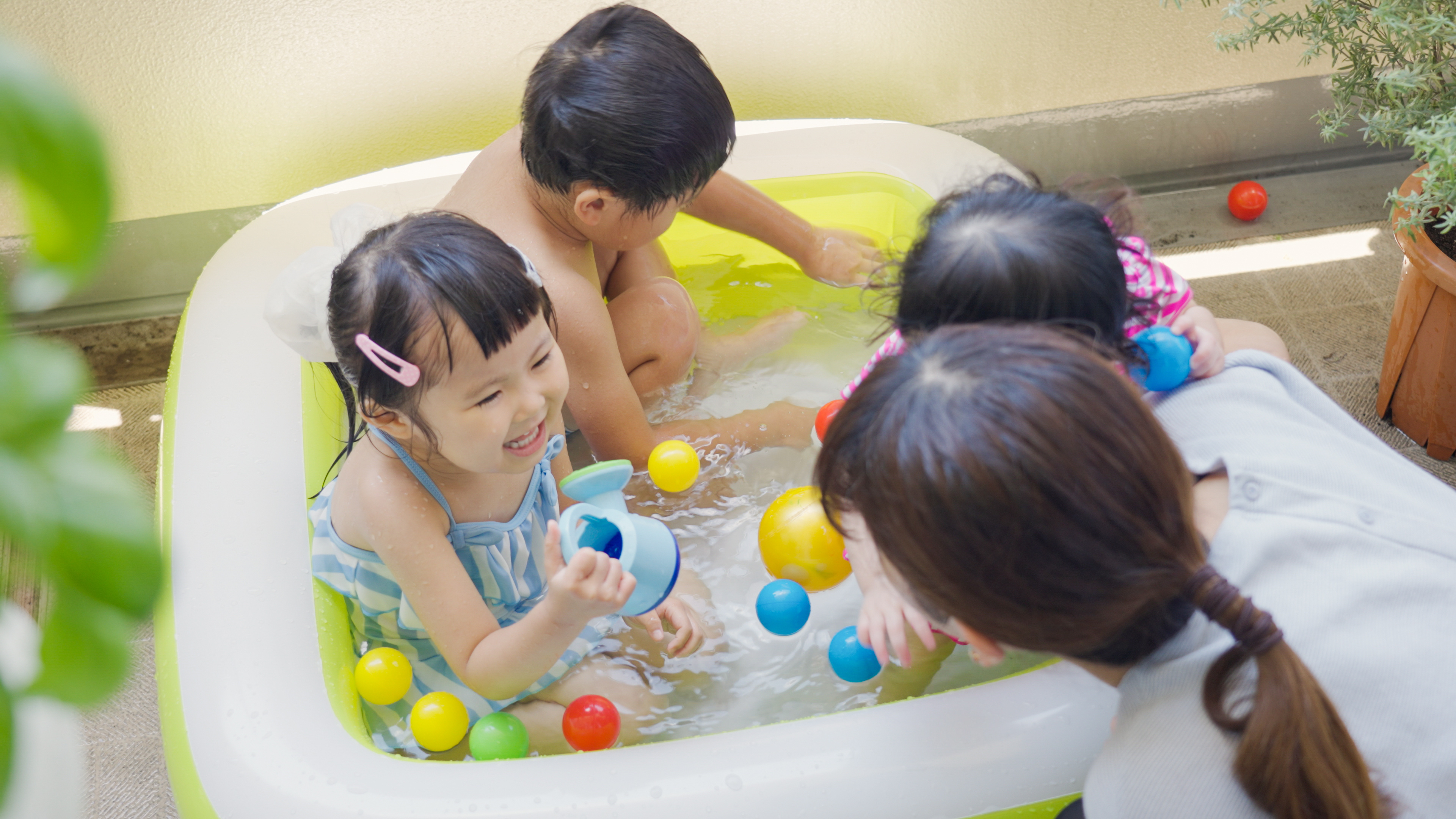 子どもとプール