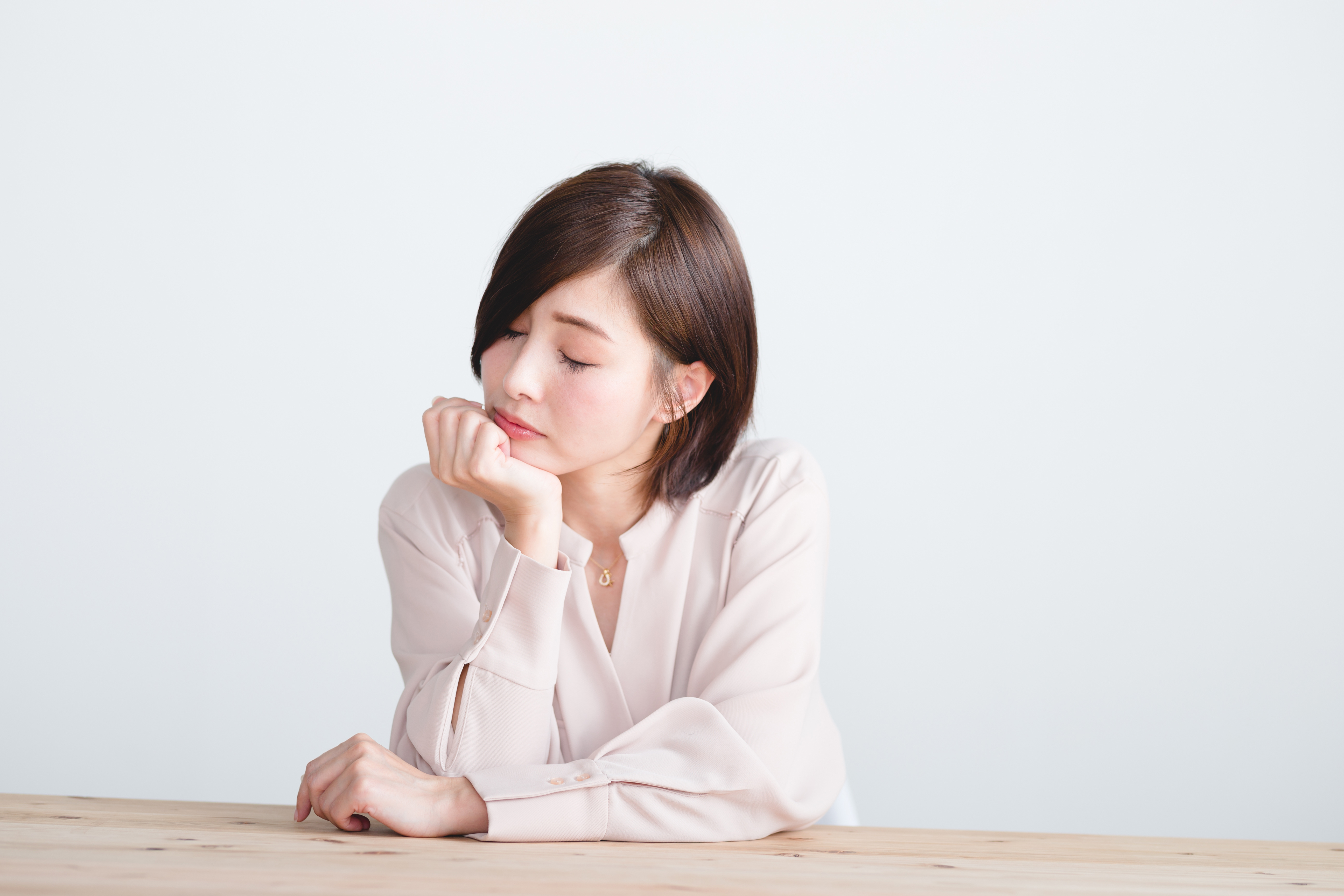 不安そうな母親