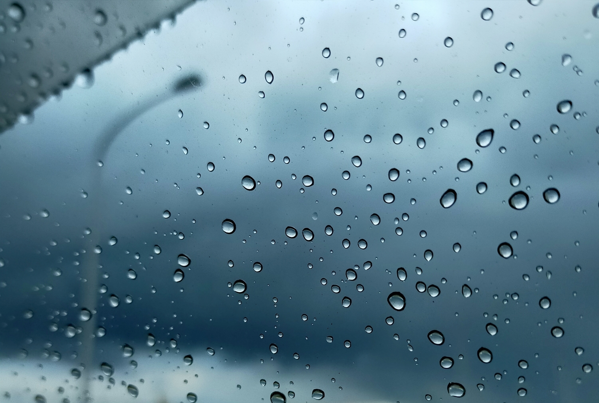 台風の空